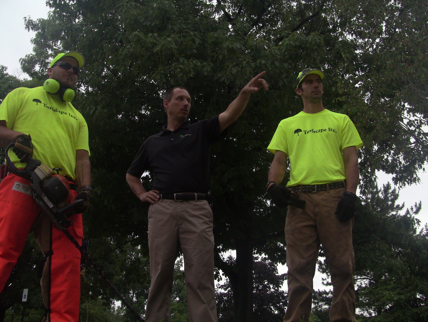 commercial landscaping crew at college landscape