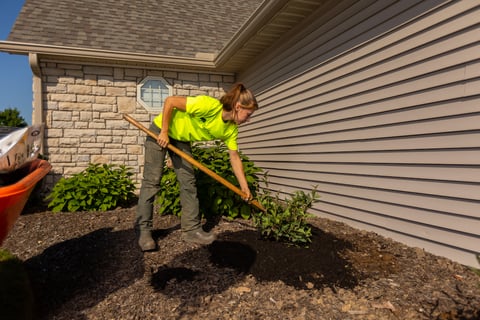 Abbey Glen hoa crew planting 3
