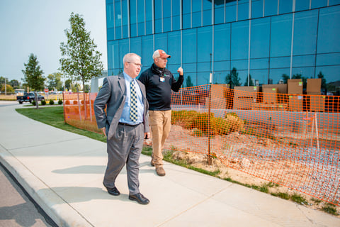 www.turfscapeohio.comhubfsCommercial Landscaping Hospital Account Manager Customer Site Inspection 2