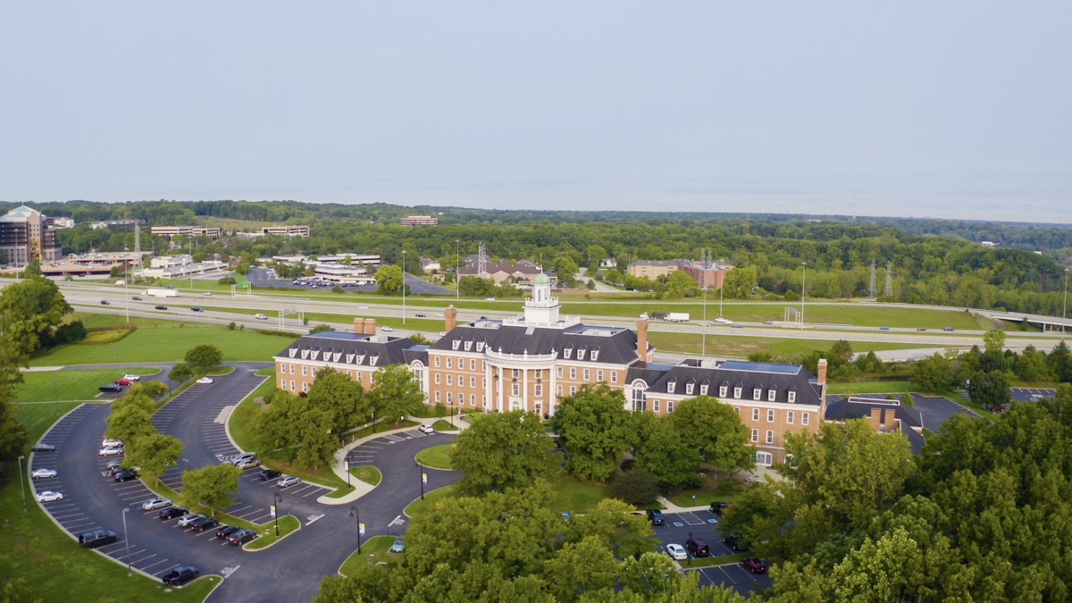 The Best Landscaping Ideas for College Campus Common Areas