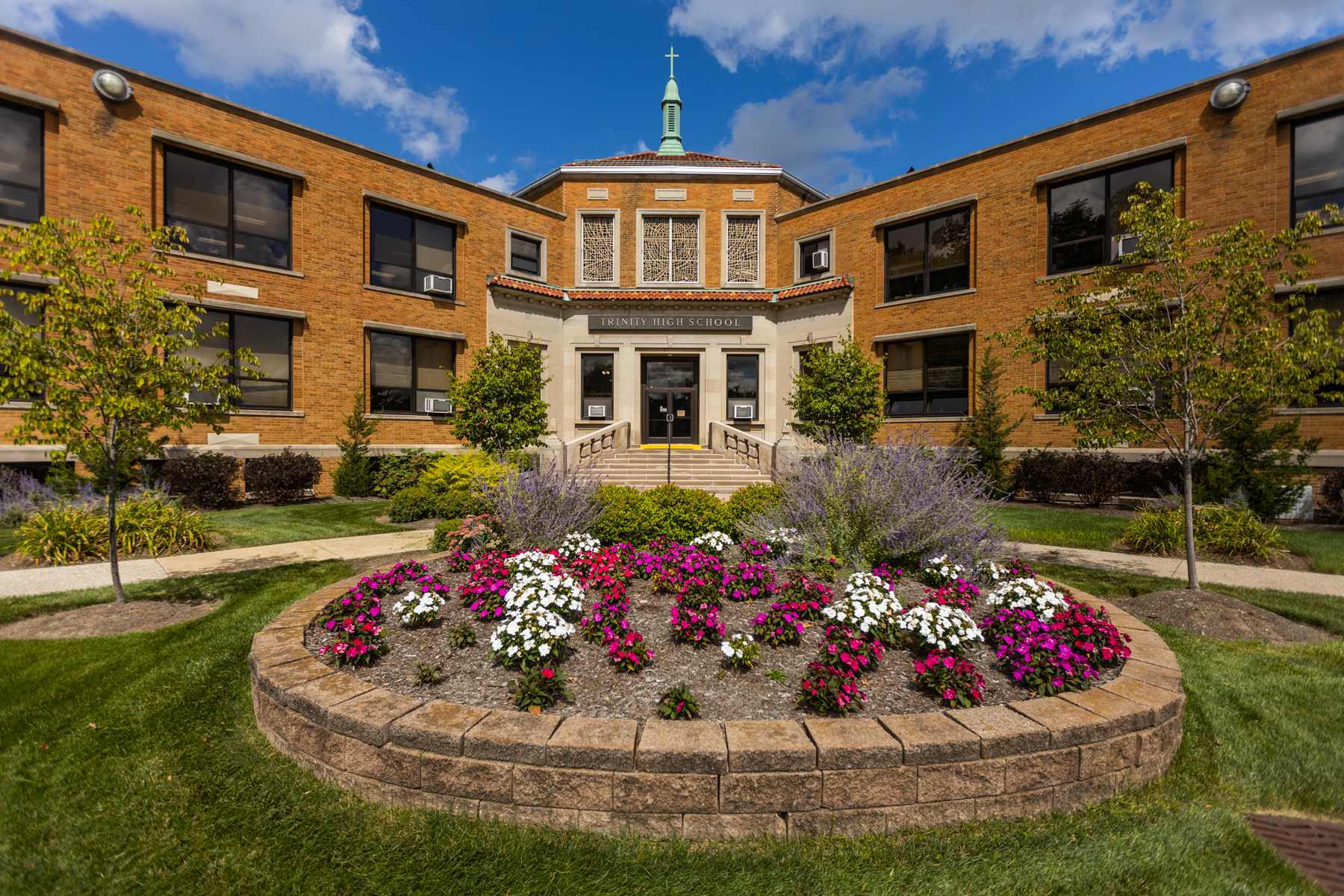 9 Important Landscape Maintenance Services for Schools and Colleges