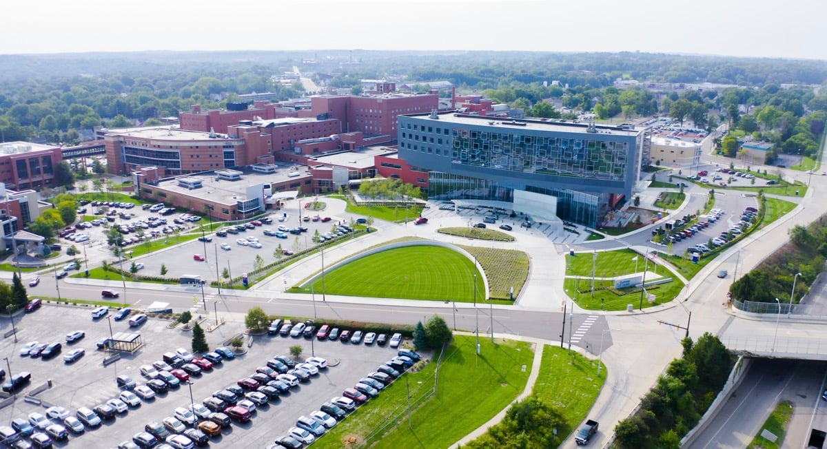 5 Landscape Improvement Ideas for Healthcare Facilities