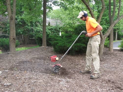 Freshen Up Your Planting Beds with Mulch Cultivation